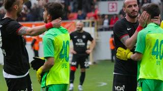 TFF 2. Lig'de görülmemiş olay! Tarsus İdman Yurdu'nda kaleci kalmayınca defans oyuncu kalede başladı, 9 gol yedi