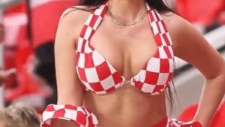 Dünya Kupası’nın en seksi hayranı olarak ünlenen eski Hırvatistan güzeli Ivana Knöll’ü kimse durduramıyor! Miami sahillerini yaktı