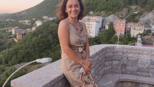 Korku dolu anlar! Kardeşinin köpeğine yemek vermek istedi... Hayvanın saldırısıyla kabusu yaşadı