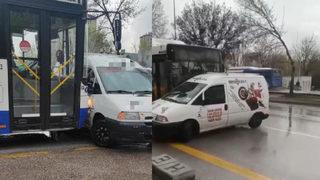 Otobüs şoförü önünü kesen aracı metrelerce sürükledi!  Görenler şaşkınlığını gizleyemedi