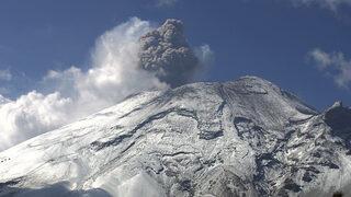 Meksika'daki Popocatepetl Yanardağı'nda son 24 saatte 12 patlama!
