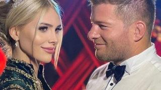 Düğünde para saçmışlardı! İlayda Şeker ve İsmail Balaban'ın pozuna beğeni yağdı