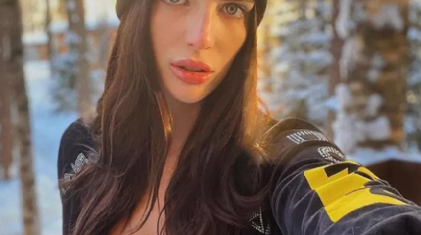 Yetişkin film yıldızı Reislin’den olay yaratan yatak pozu! Çarşafların arasındaki cesur pozunu paylaştı