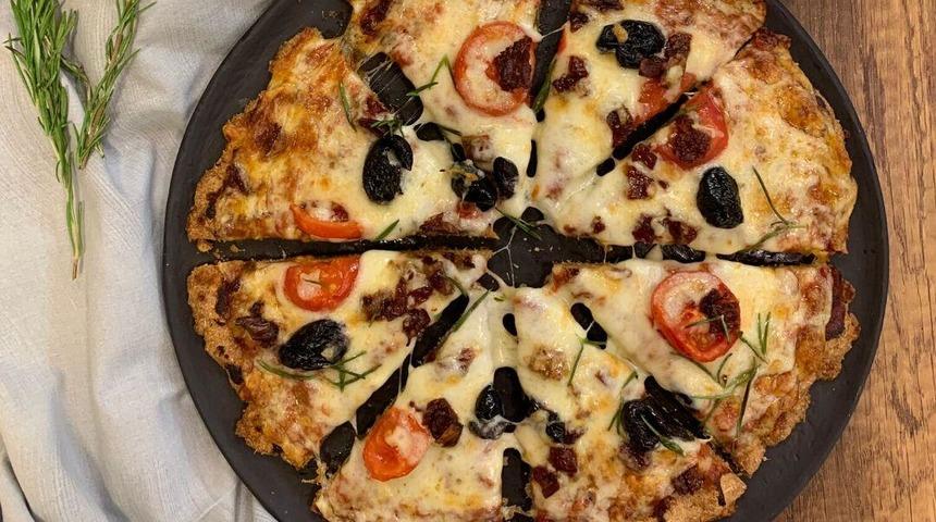 Hem diyete uygun hem tok tutan yulaf pizza tarifi! Yapımı çok kolay yulaf pizza nasıl yapılır?