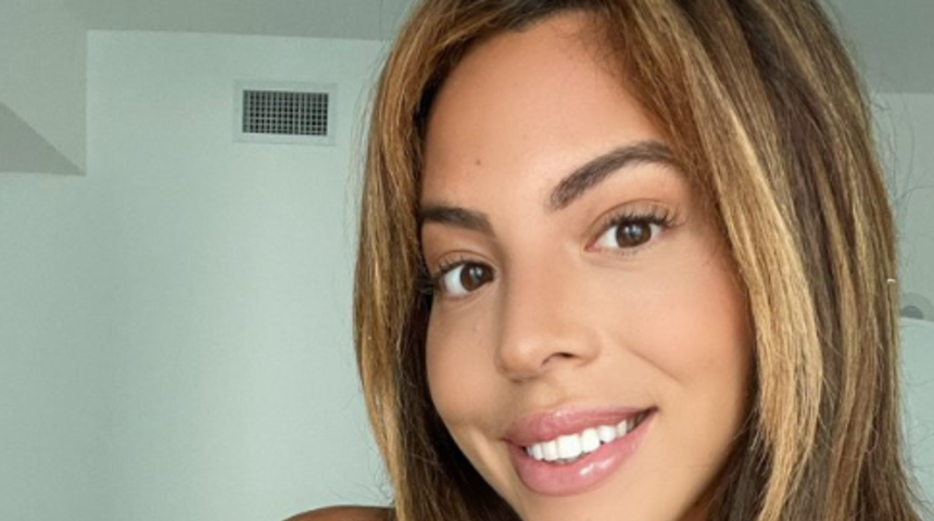 Sosyal medya fenomeni Danielley Ayala Instagram’ın sınırlarını tanımadı! Hem dekolte hem de transparan... Nefesleri kesti