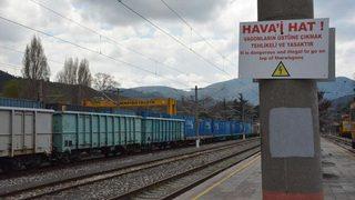 Bilecik'te korkunç olay! Sosyal medya için trenin üzerince çıkınca... İç organlarında ciddi hasar meydana geldi