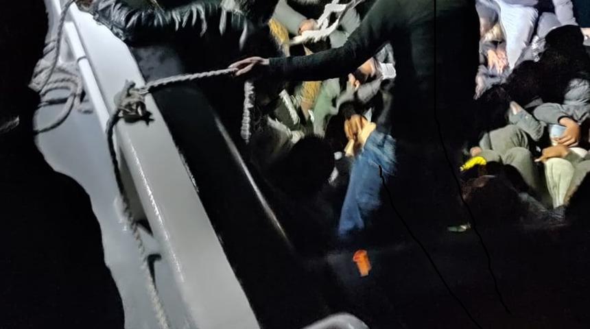 Muğla açıklarında 44 düzensiz göçmen kurtarıldı