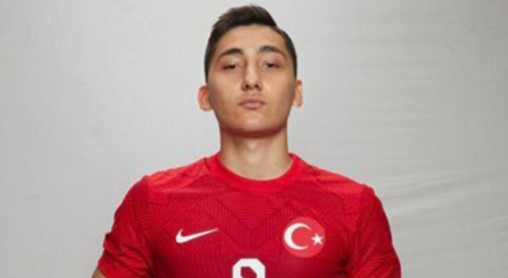 Milli takımı reddetti, Türk yetkilileri çılgına çevirdi! Emirhan İlkhan'dan olay sözler G4