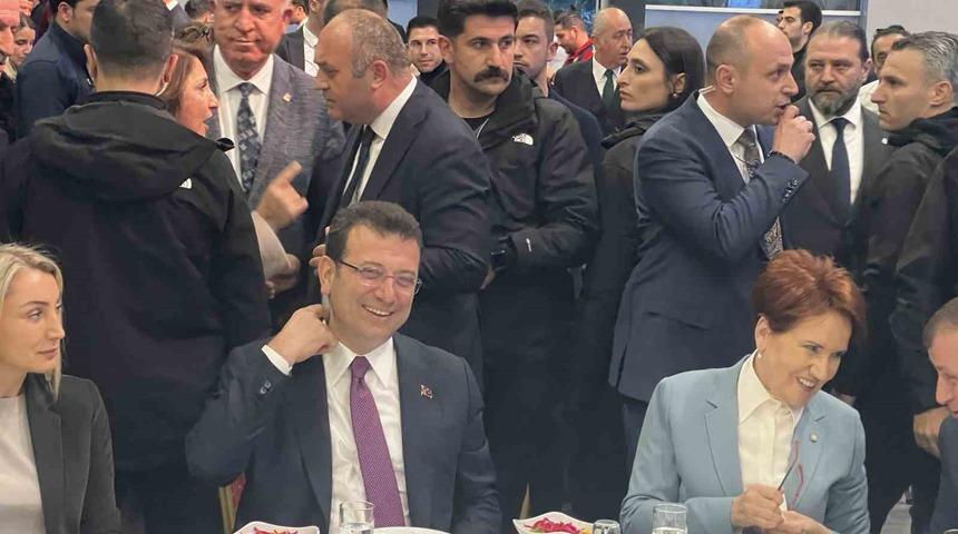 İmamoğlu ve Akşener, İstanbul&rsquo;daki muhtarlar ile iftarda bir araya geldi