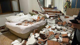 Ankara'da 7 katlı apartmanda patlama! Duvar yıkıldı, araçlar hasar gördü