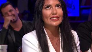 Bahar Candan durmuyor! Yine soyundu vücudunun yarısını paylaştı