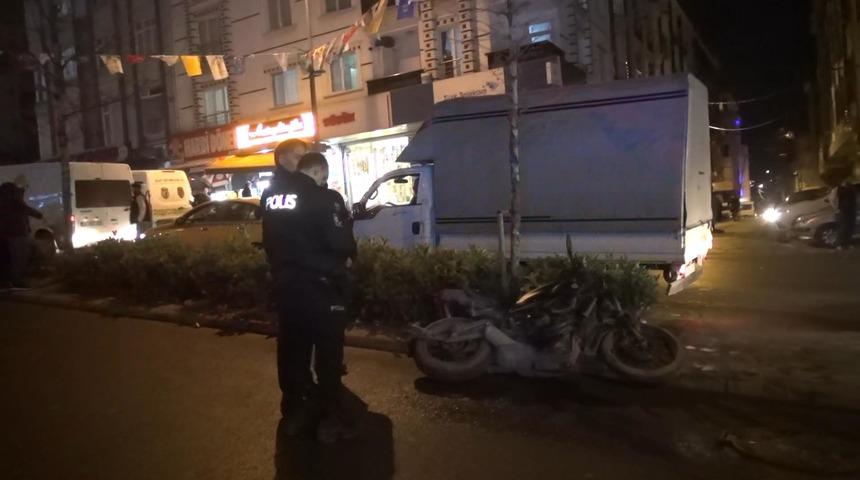 Esenyurt'ta trafikte silahlı saldırı! Motosiklet sürücüsü ağır yaralandı