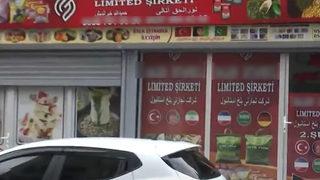 Afganların işlettiği gizemli bakkalla ilgili şok gerçek! Camda zeytin pirinç tezgahta ise... 'Çok şaşırdık' Parayı verip karşılığında...