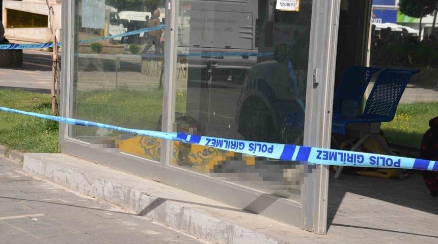 Durakta ölü bulunmuştu! Her şeyi itiraf etti: Sigara içtiği için öldürmüş