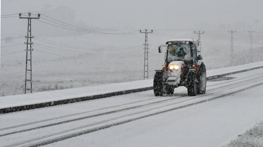 Erzurum, Kars ve Ardahan'da kar yağışı etkili oldu