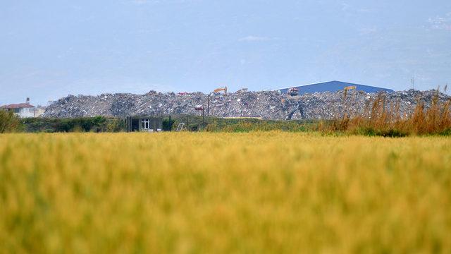 Milleyha Kuş Cenneti'ne 100 metre uzaklıkta... Deprem molozları dağ gibi oldu