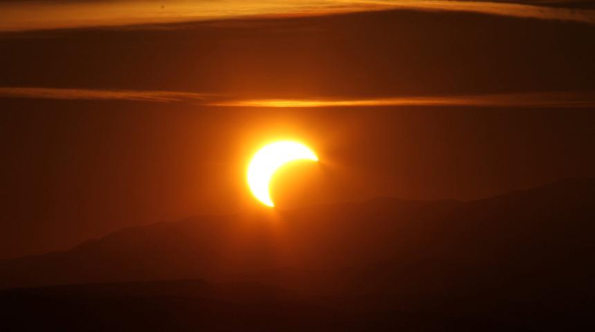 Güneş tutulması tarihi 2023: Hibrit Güneş tutulması ne zaman, Türkiye’den görülecek mi? Ender görülen bu doğa olayının etkileri!