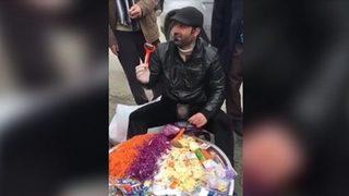 İşportacıdan hipnotize eden pazarlama taktiği