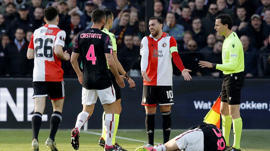 Avrupa'daki Türk derbisinde ilk raund Orkun Kökçü'nün! Feyenoord, Roma'yı tek golle mağlup etti ve avantajı kaptı...