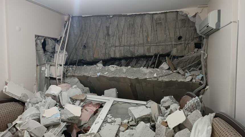 Kocaeli'de korku dolu anlar! İstinat duvarı çöktü, 4 apartman tahliye edildi