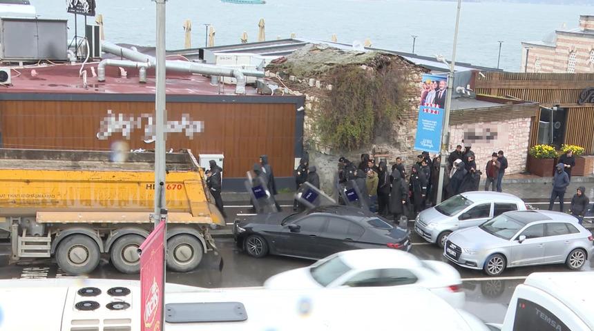 Üsküdar sahilinde yıkım tartışması! Polis bölgede nöbet tutuyor! Kaymakamlık ve İBB'den açıklama