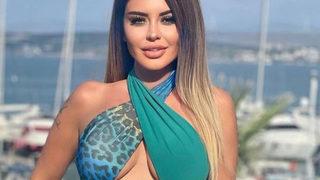 Şarkıcı Ebru Polat sütyen giymedi! Gömleğinin düğmelerini açıp paylaştı