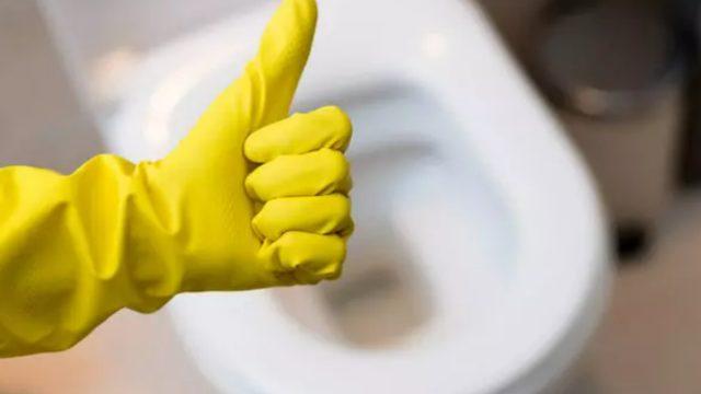 Kireçli sararmış tuvaleti anında bembeyaz yapıyor! Tuvaleti beyazlatmak için en etkili yöntem