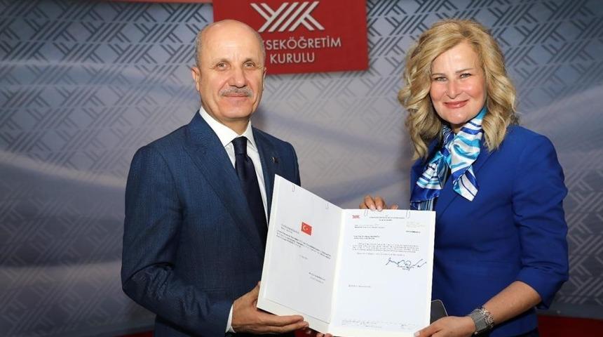 Avrasya Üniversitesi Rektörü Prof.Dr. Füsun Terzioğlu mazbatasını aldı