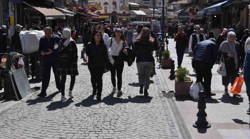 Eskişehir’e adeta yaz erken geldi