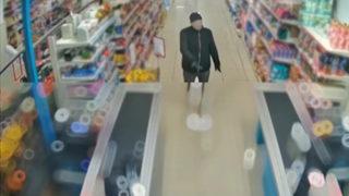 Kafasına kadın çorabı geçirmesi işe yaramadı! Yakayı böyle ele verdi... Dikkat çeken 'minibüs' detayı