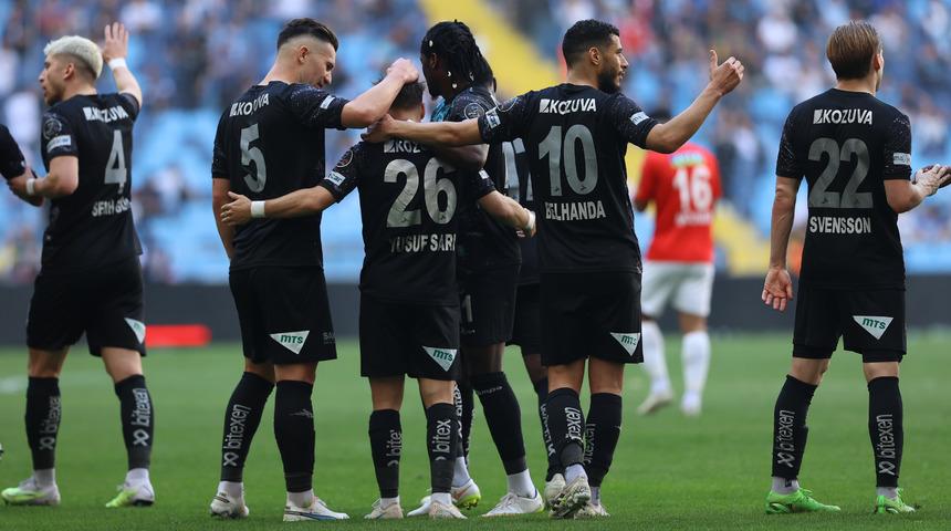MAÇ SONUCU: Adana Demirspor'dan kendi evinde gövde gösterisi! Kasımpaşa'yı 5 golle devirdi...