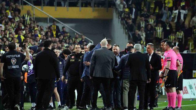 Fenerbahçeli yöneticilerden Atilla Karaoğlan’a sert tepki!