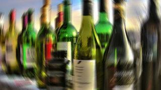 Hindistan'da sahte içki faciası: 20 kişi can verdi