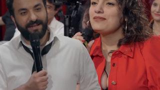 Hasan Can Kaya konuğunun derin dekoltesini görünce dayanamadı
