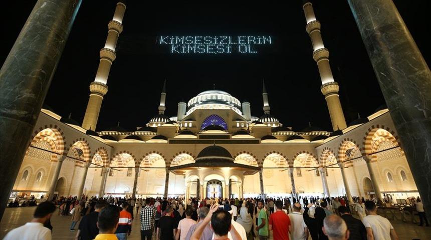17 Nisan kandil mi? Bugün Kadir Gecesi mi? Diyanet 2023 kandil günleri tarihleri ve takvimi