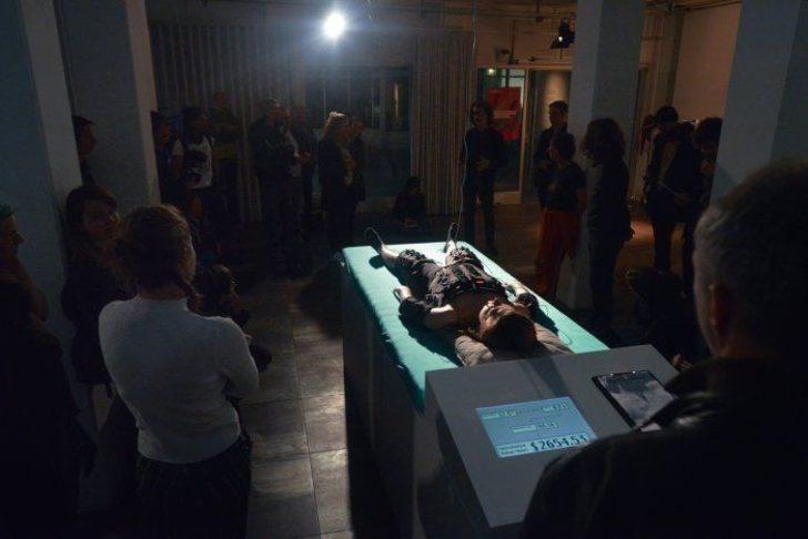 Sadece yatarak para kazanıyorlar! G3