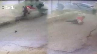 Otomobil durakta bekleyen 5 kişiye çarptı! İnsanlar savruldu...