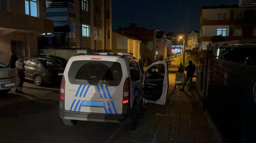 Kocaeli'de motosikletli kurye sipariş getirdiği adreste tüfekle yaralandı