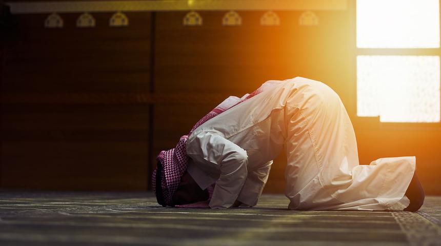 AREFE GÜNÜ ŞÜKÜR NAMAZI KILINIŞI: Şükür namazı nasıl kılınır, kaç rekat? Diyanet yayımladı!