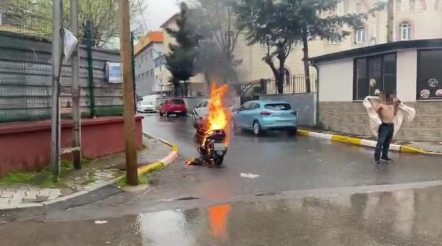 Sultanbeyli'de ilginç anlar! İtfaiye ekipleri söndürmek için seferber oldu, o engel olmaya çalıştı: "İstemedi"