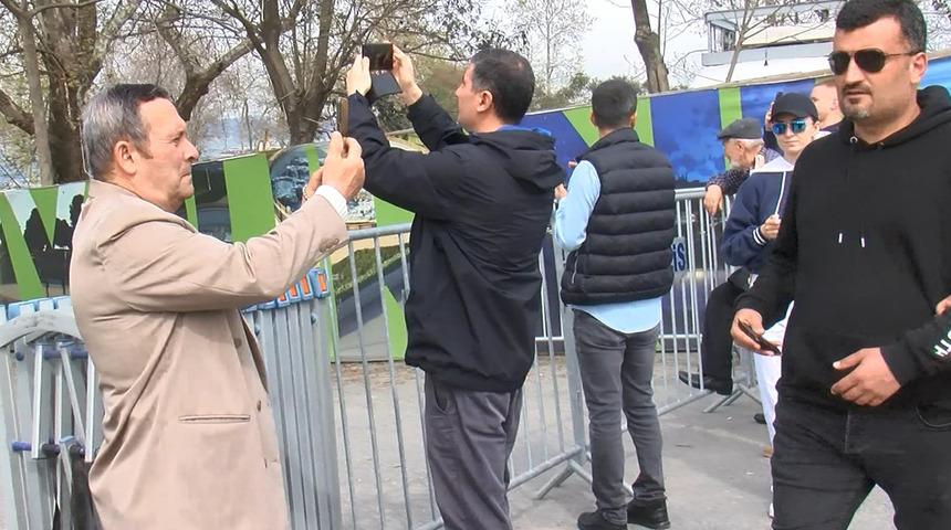 Dünyanın ilk SİHA gemisi TCG Anadolu ziyarete açıldı! 