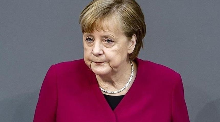 Eski Almanya Başbakanı Merkel'e üstün hizmet ödülü