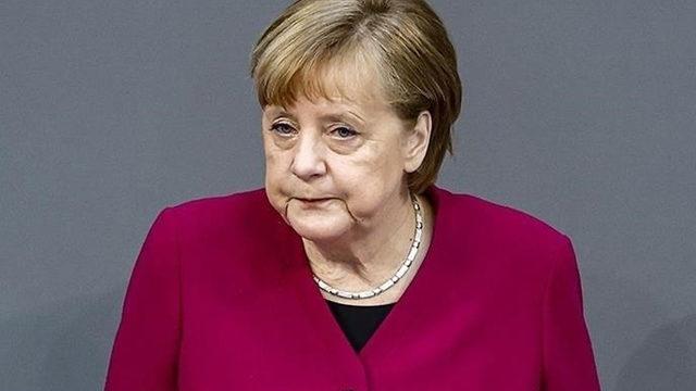 Eski Almanya Başbakanı Merkel'e üstün hizmet ödülü