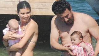 Tuba Büyüküstün balmumu figürünü görmeye ikiz kızlarıyla gitmişti! Görenler Babasının aynısı dedi