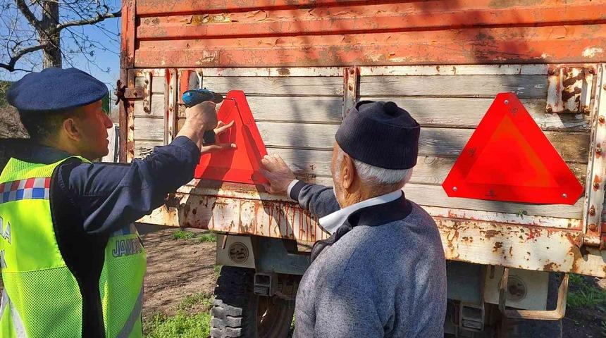 Elazığ’da ‘Reflektör Tak Görünür Ol’ kampanyası