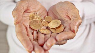 Altın fiyatları için bayram sonrasını işaret ettiler! 1000 dolarlık fark herkesi şaşırttı: Düğün sezonu öncesi gram altın için 1.500 TL tahmini...