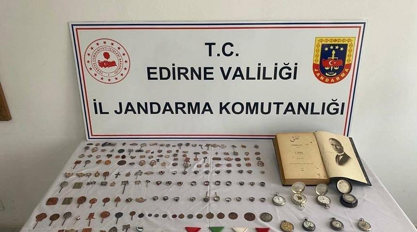 Jandarmadan kaçakçılara darbe: Yüzlerce parça tarihi eser ele geçirildi