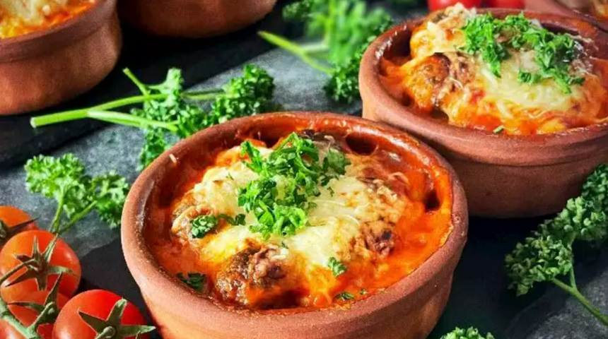 Gelinim Mutfakta güveçte saklı köfte tarifi! Leziz güveçte saklı köfte nasıl yapılır?