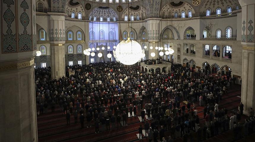 ANKARA BAYRAM NAMAZI SAATİ 2023: Ankara'da bayram namazı saat kaçta? 21 Nisan 2023 Ramazan Bayramı namaz saati