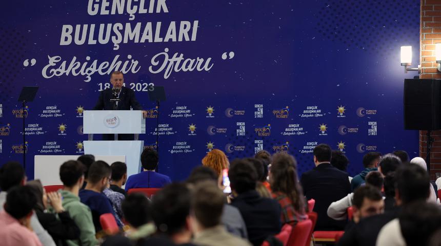 Son dakika: Cumhurbaşkanı Erdoğan'dan Selçuk Bayraktar açıklaması: Babası bankalardan kredi almadan iş yaptı